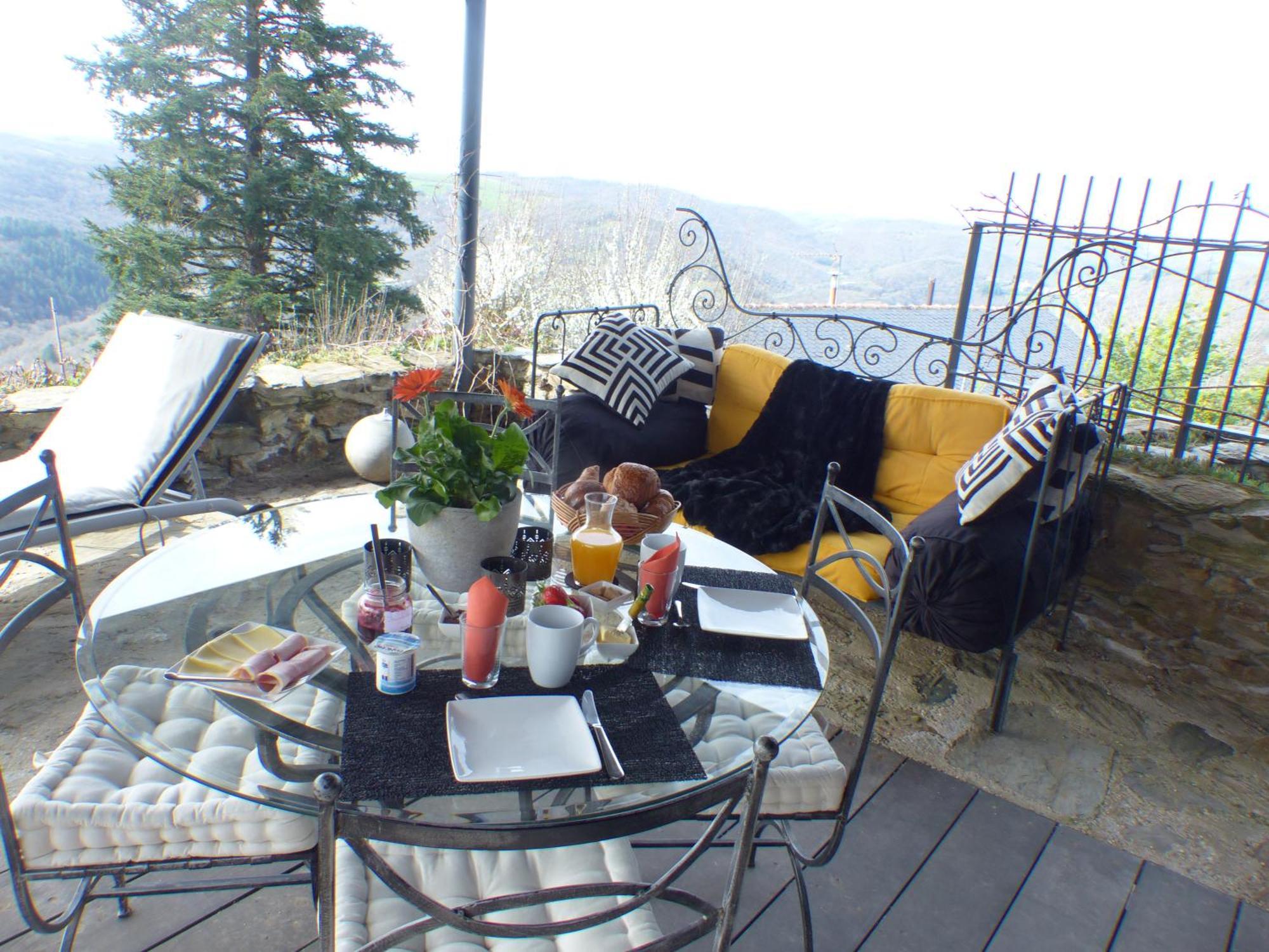 Louradou-Sur-Ciel Bed and Breakfast Jouqueviel Exteriör bild